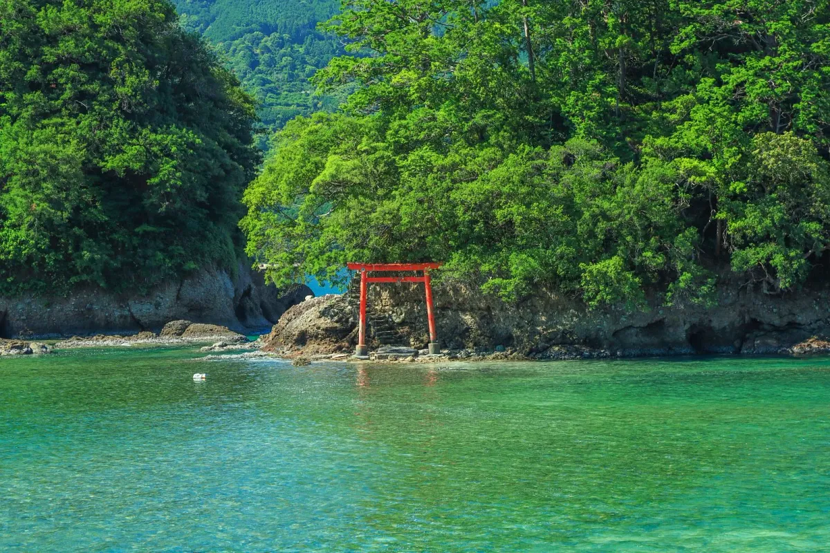 弁財島の鳥居