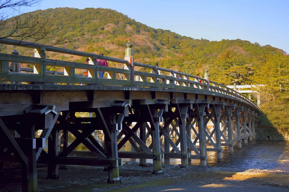 宇治橋と紅葉