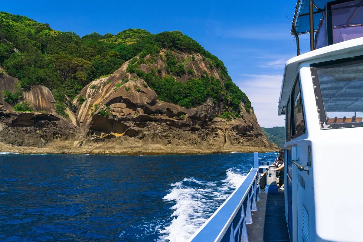 海上から望む鬼ヶ城