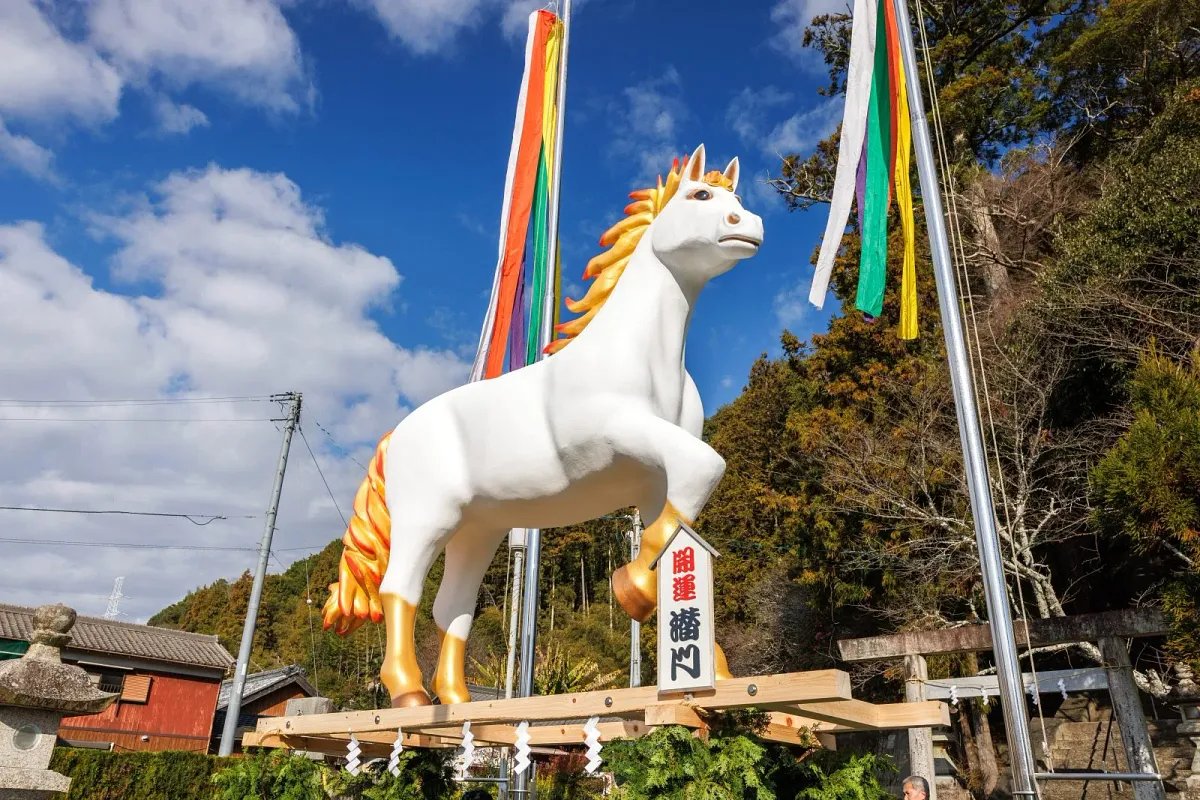 辰水神社のジャンボ干支